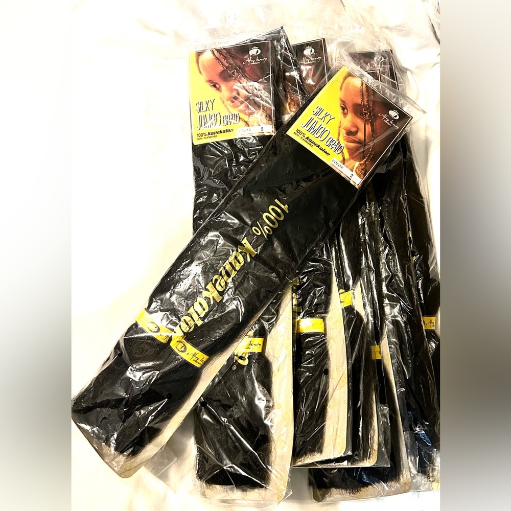 Silky Jumbo 100% Kanekalon Braiding Hair. Bundle of 7
Dark brown 24 inches